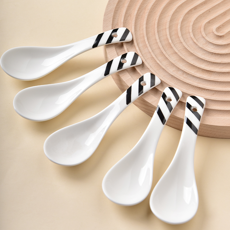 Upgrade Your Dining Experience With Decal Ramen Soup Spoons In Chinese Ceramic Set