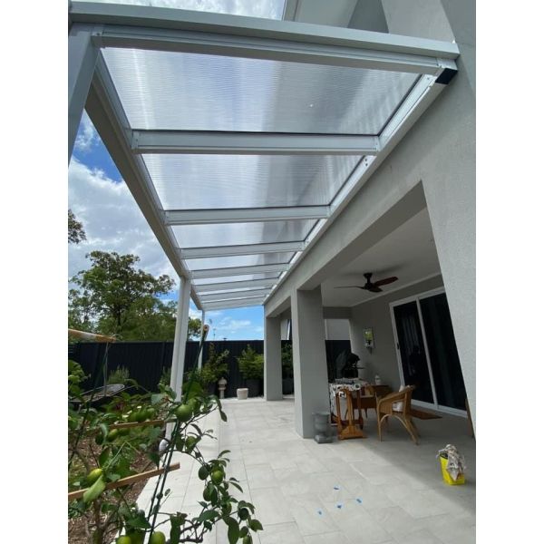 Factory supply 2.1m*5.8m 8mm Polycarbonate Hollow Sheet Multiwall sheet Available in Multiple Colors with High Flexural Strength and UV Protection for