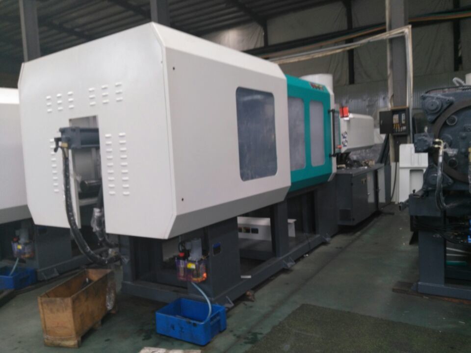 Automatic Plastic Injection Molding Machine For Preform Cap Cover Lid Mold