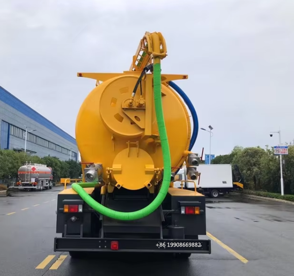 ISUZU 4x2 Driver 10000L Sewage Suction Truck with Vacuum Pump for Sucking Waste Water Vacuum Sewer Tanker Suction Truck