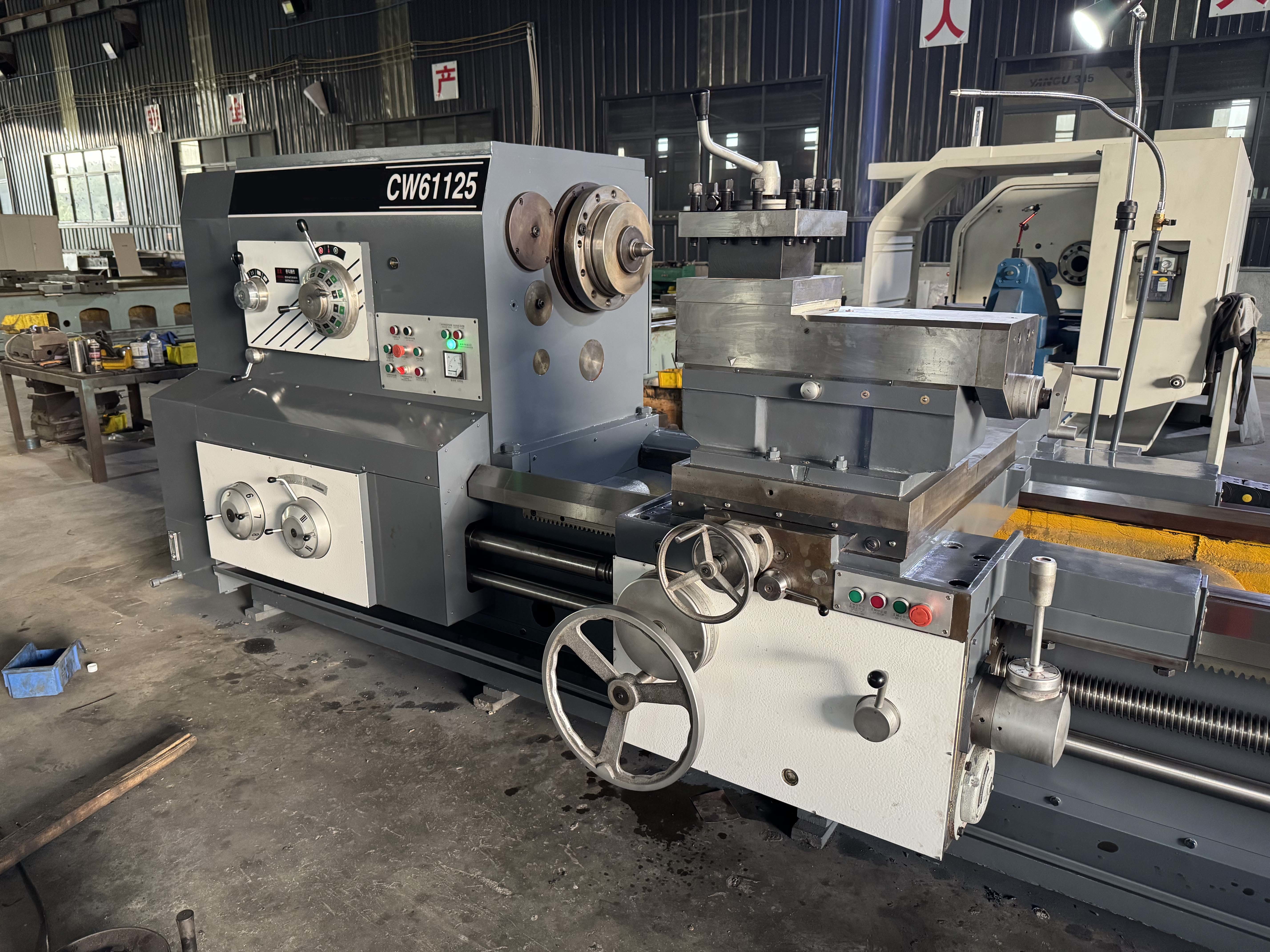 Precision Heavy Duty CNC Lathes for Large Diameter Turning Work CQW61110F Engine Lathes
