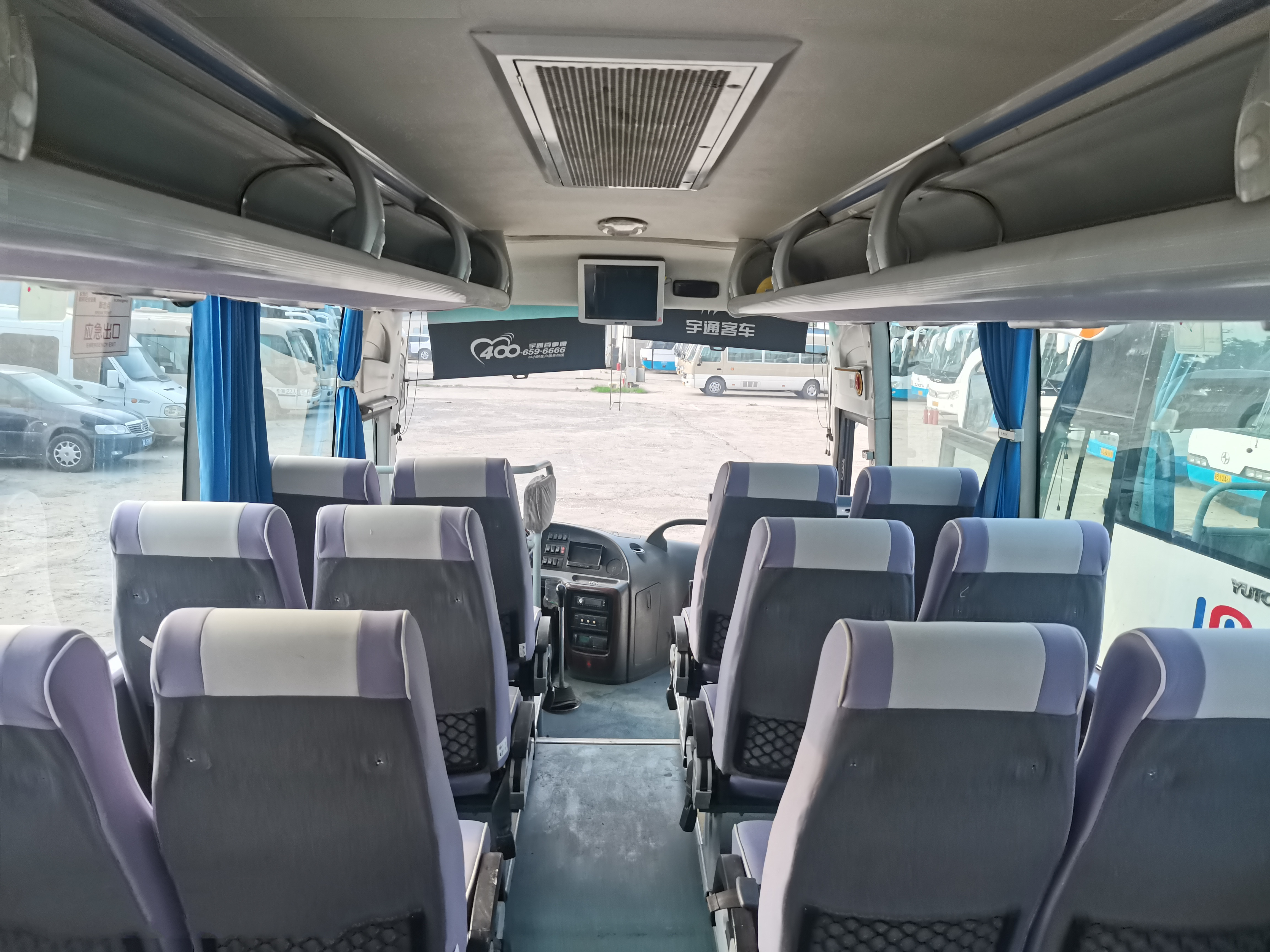 Diesel Yutong Bus Zk6858 35seats Mini Coach 2+2 Layout Bus De Transport