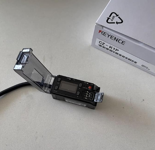 24V DC CZ-K1P KEYENCE RGB LED Digital Source PNP Output Amplifier Unit