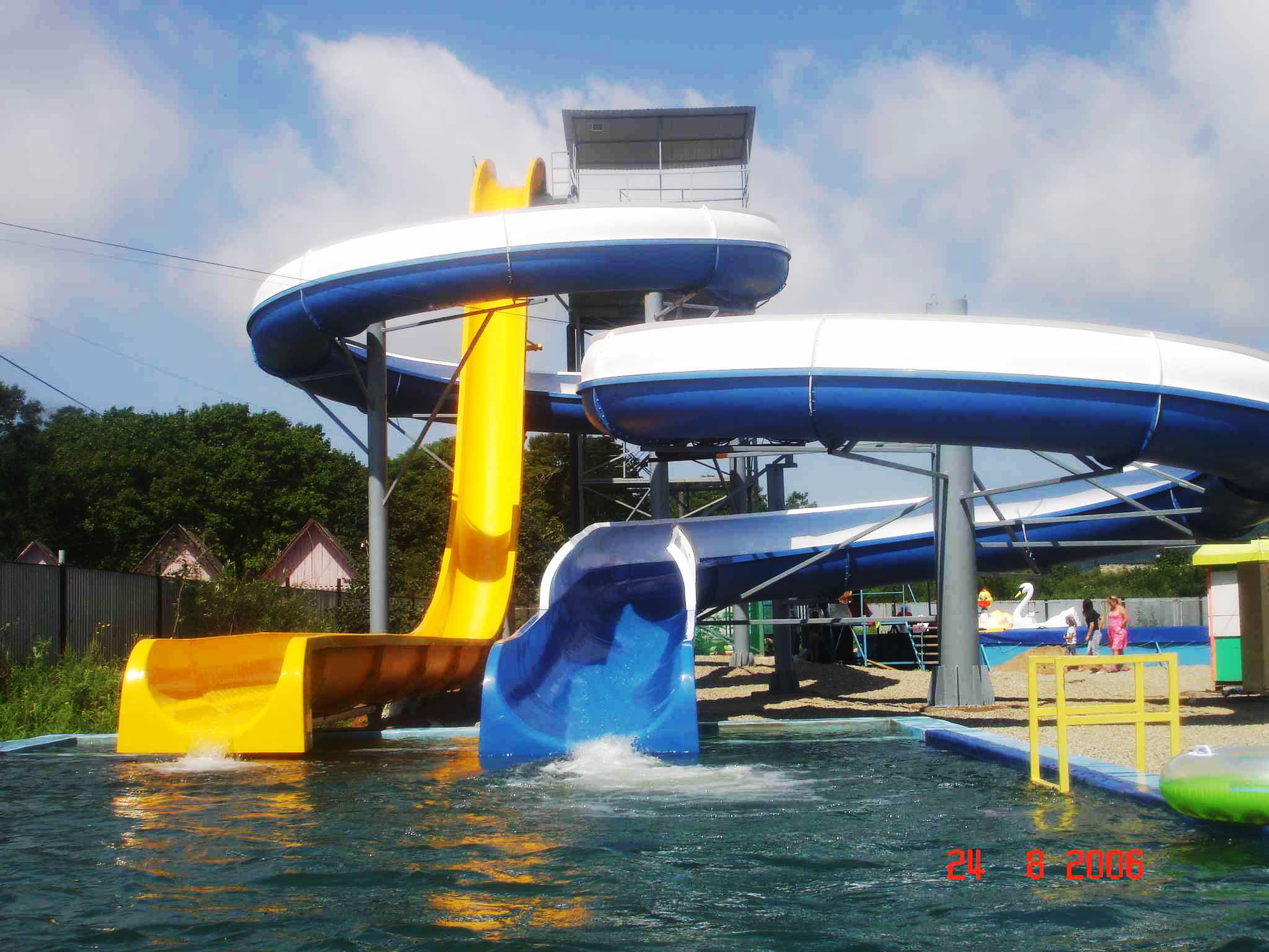 White Color Aqua Park Slide , Family Play Indoor Fiberglass Water Slides 6m Height for Water Park