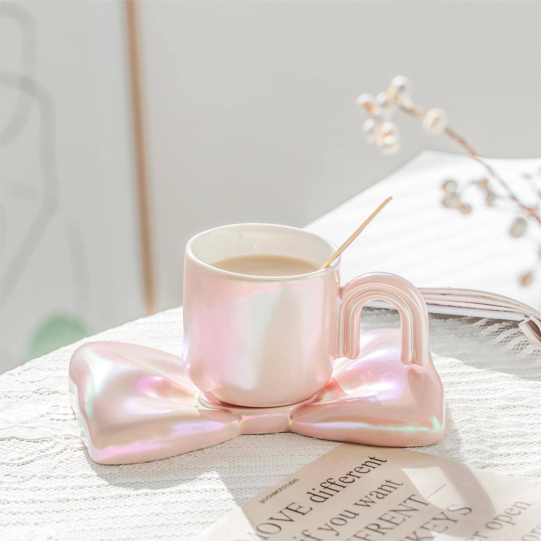Iridescent Ceramic Mug with Bow-Shaped Charm – Elevate Your Daily Rituals with Delicate Elegance