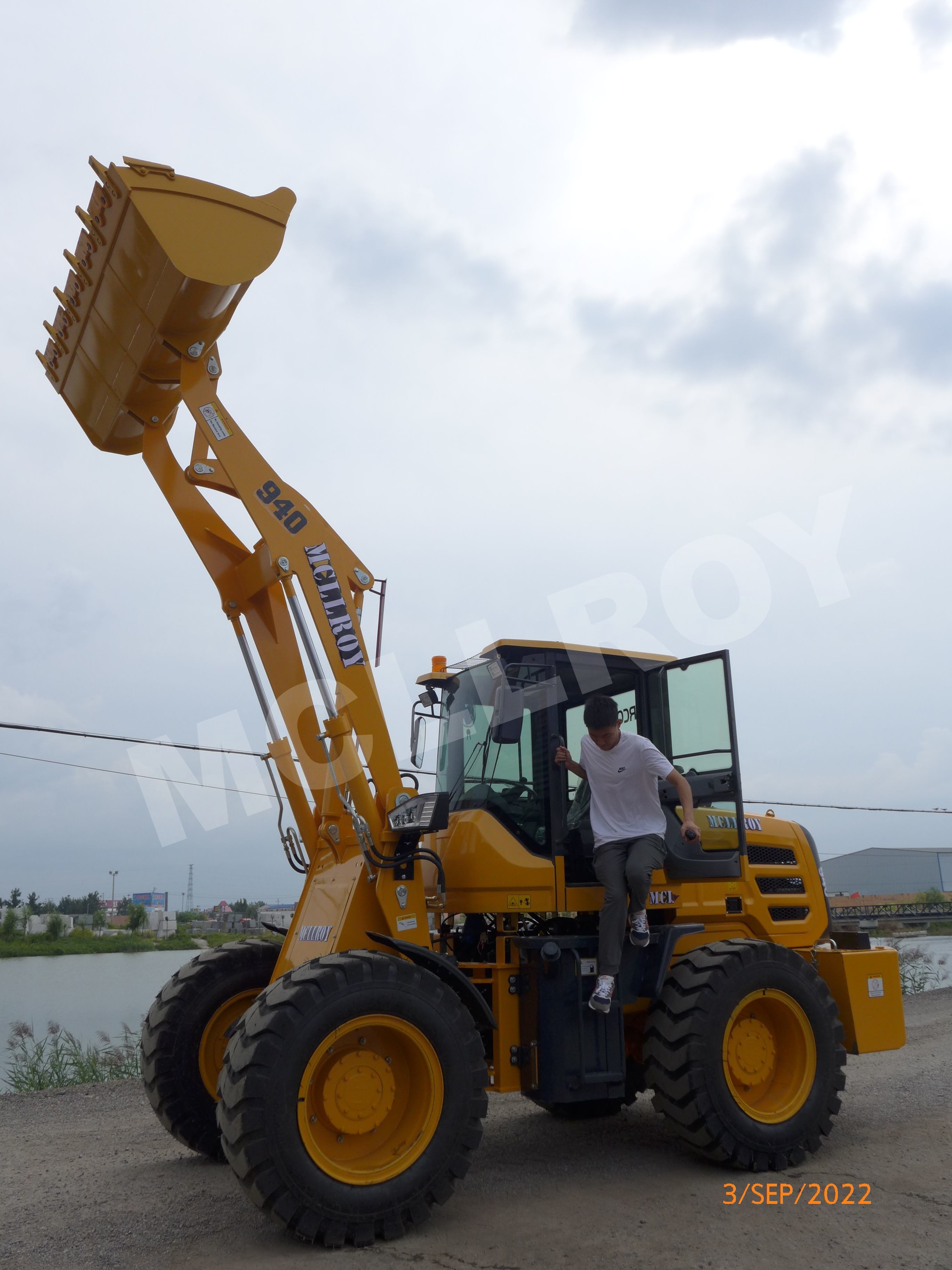 Quality 2.5 Ton Small Wheel Loader 76kw 103hp Rating Power EU Stage II Emissions for sale