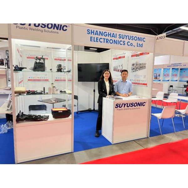 PA66+GF30 High-accuracy Infrared Hot Plate Plastic Welding Equipment with 11 - 22 kg/h Output and 1 Year Warranty