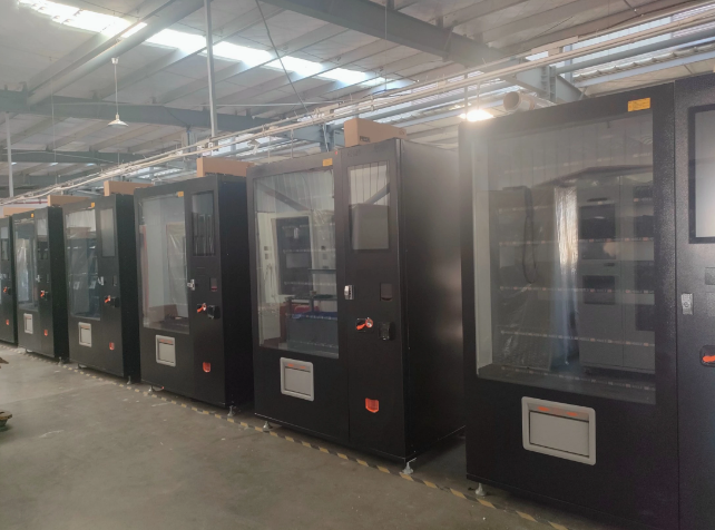 Combo Refrigerated Automatic Juice Vending Machine For Drink Snack Beverage