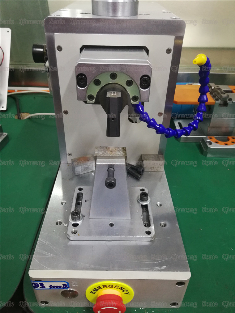 3000W Ultrasonic Metal Welding Device Strong Welding Conductivity With Digital Generator