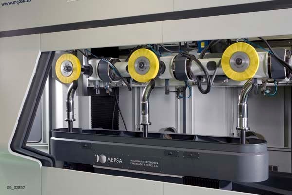 Faucet Automatic Polishing Machine With 6 Axis Rotary Systems and Four Stations