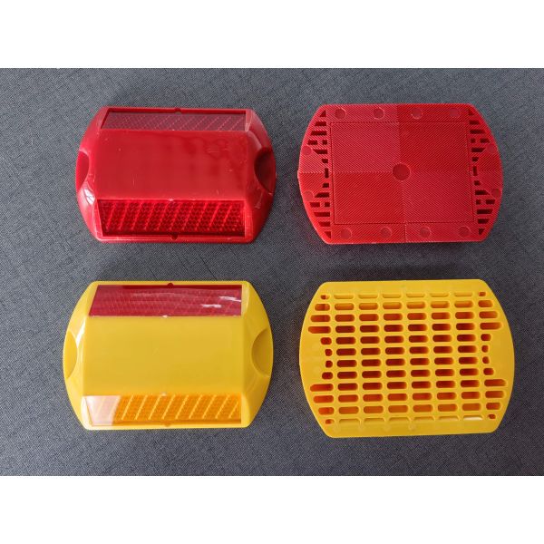 ABS Plastic Reflective Road Stud with Double Common Reflector for Traffic Safety on Highways