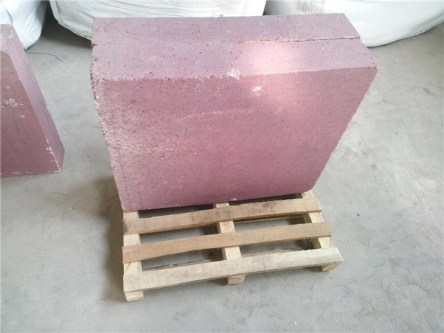 Glass Furnace Slide Runner Brick with Chrome Corundum Refractory Material Manufacture