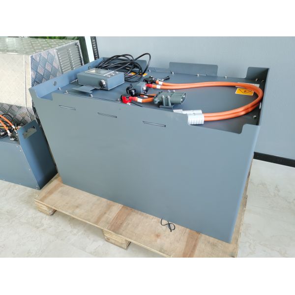 Professional Customization Electric Forklift Lithium Battery 48V 51.2V Lifepo4 Battery