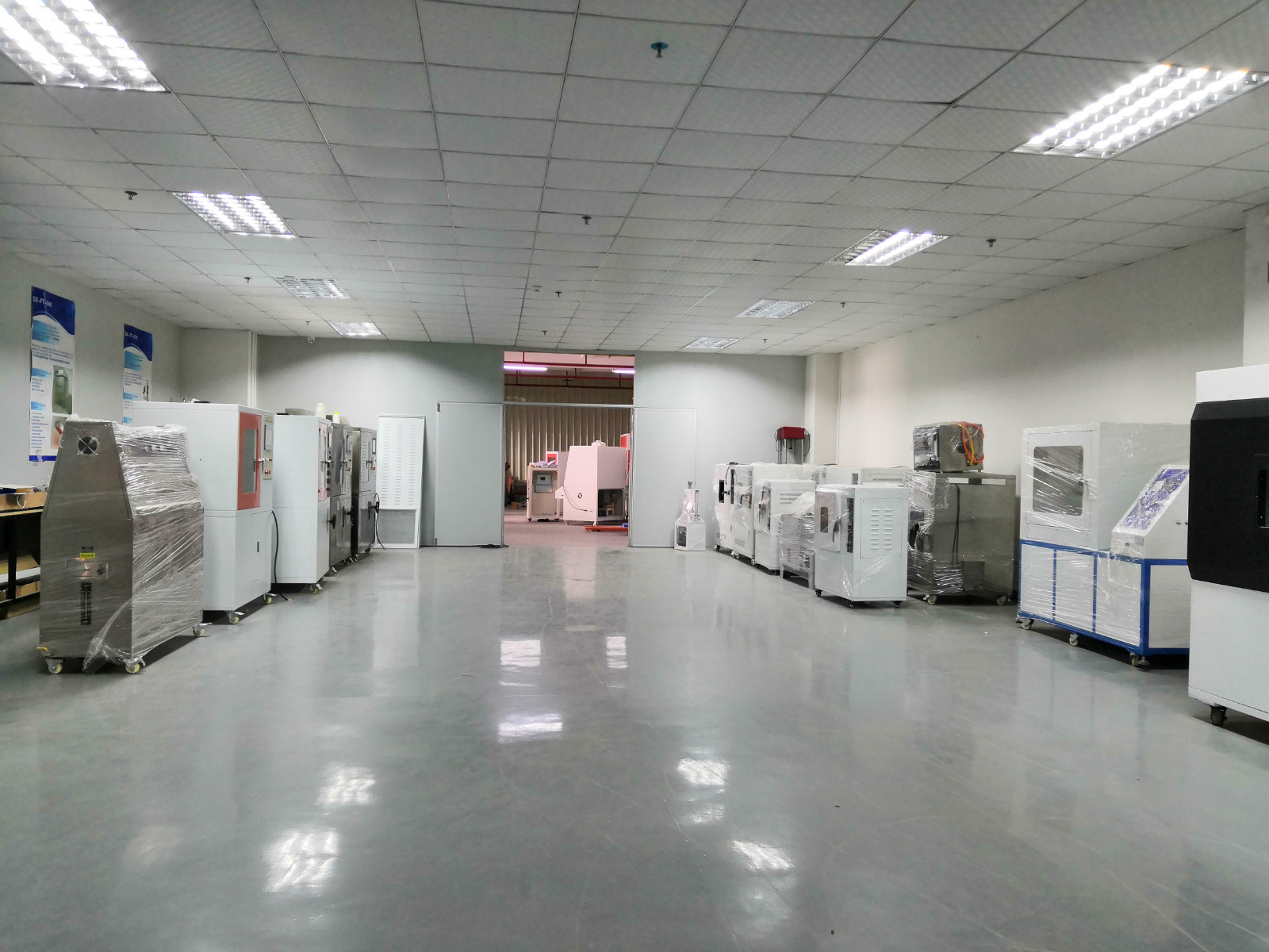 Automotive Interior Combustion Test Chamber With Fume Hood For Qualitative Evaluation Of The Flammability