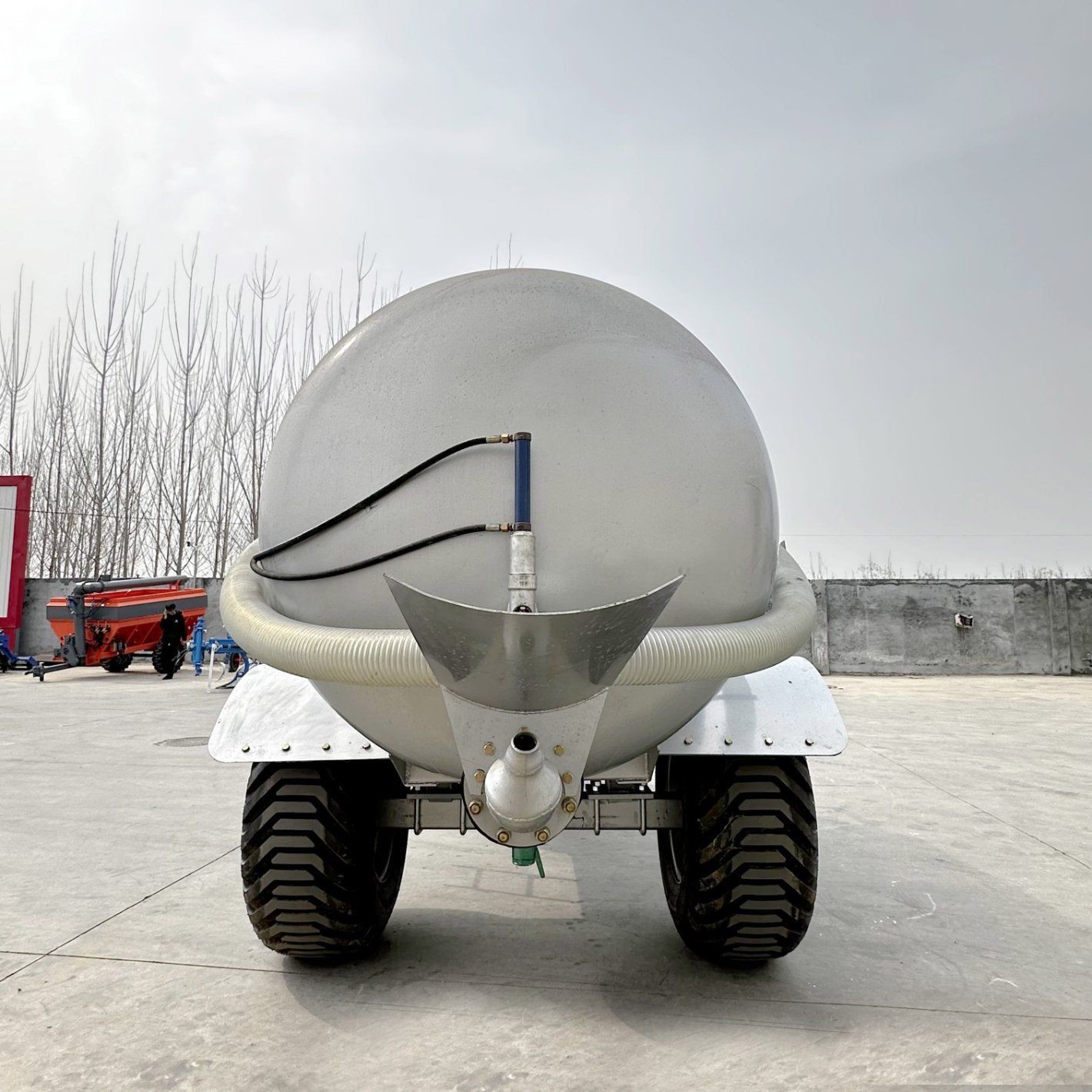 Towed Fertilizer Spreader Liquid Manure Tank Durable Construction
