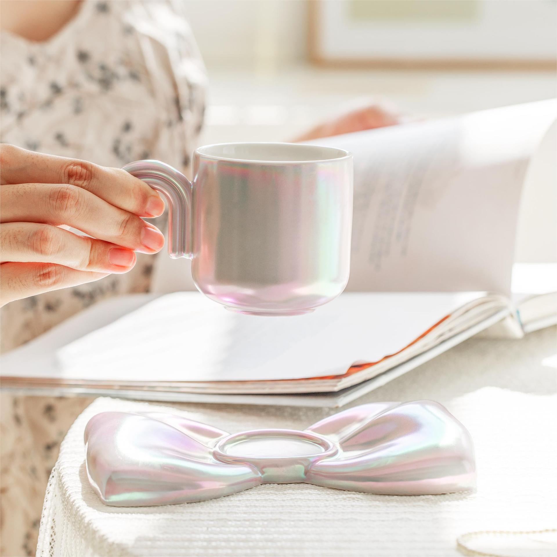 Iridescent Ceramic Mug with Bow-Shaped Charm – Elevate Your Daily Rituals with Delicate Elegance