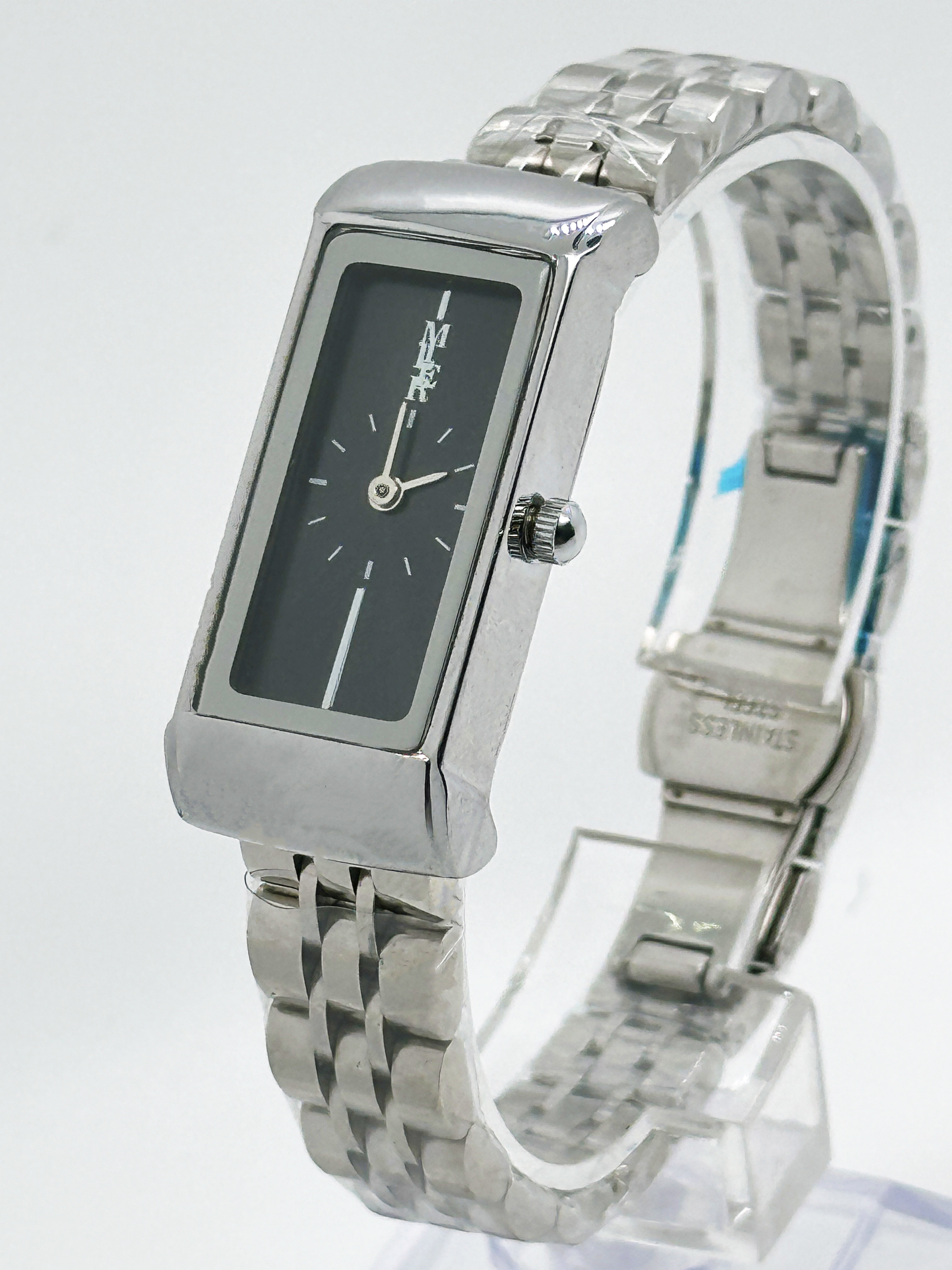 Classic Luminous Ladies Fashion Wrist Watches Stainless Steel With Buckle Closure