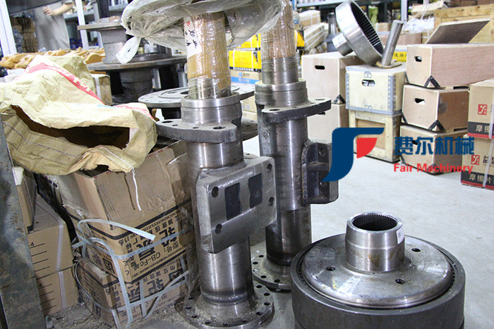 Standard Size Yutong Spare Parts ZL50D-II Loader Wheel Support Shaft