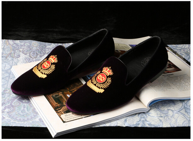 Various Occasions Mens Brown Leather Loafer Shoes , Crown Embroidered Velvet Slipper