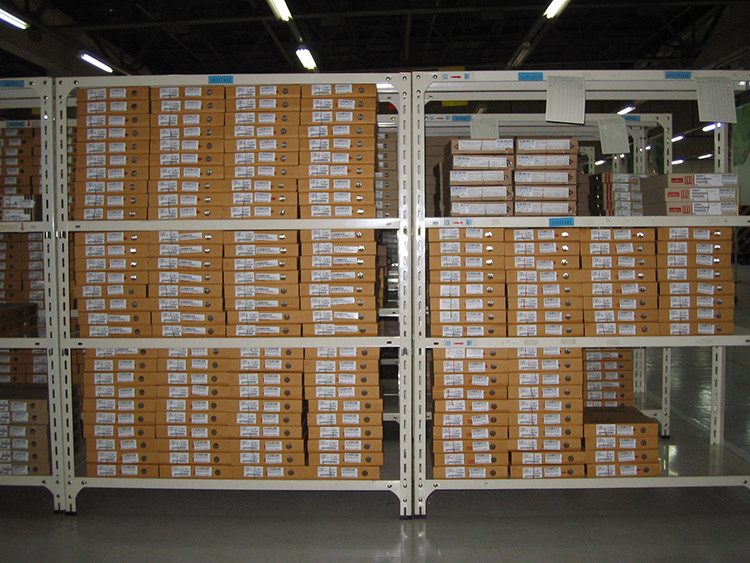 Cold Rolled Steel Light Duty Shelving Space Saving Metal Shelves