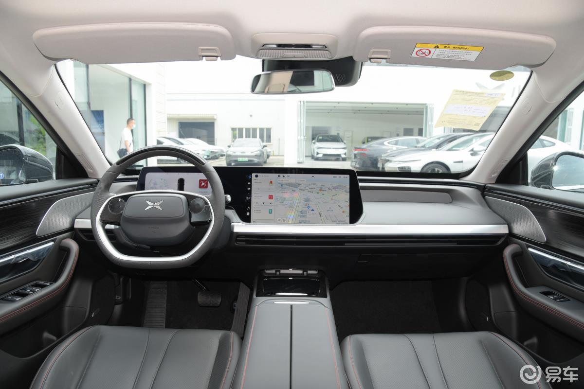 80% Quick Charge Xpeng P7 Luxury Electric Sports Car for Adults Fast Charge in 1 Hour