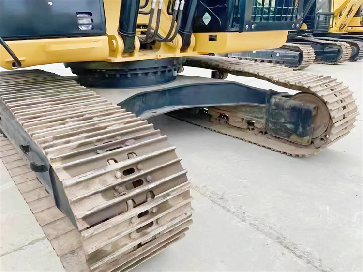 2019 Caterpillar Original Crawler Cat326d2 Excavator in Good Condition Made in Japan