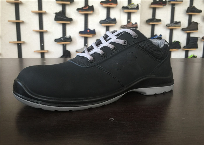 Butted Seam Waterproof Safety Boots Cemented Lining Black Steel Toe Work Boots