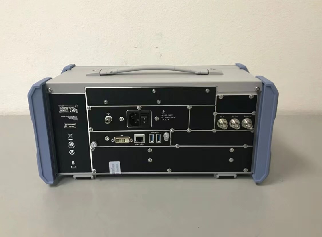 Rohde and Schwarz FPL1007 Signal and Spectrum Analyzer 5 kHz to 7.5 GHz