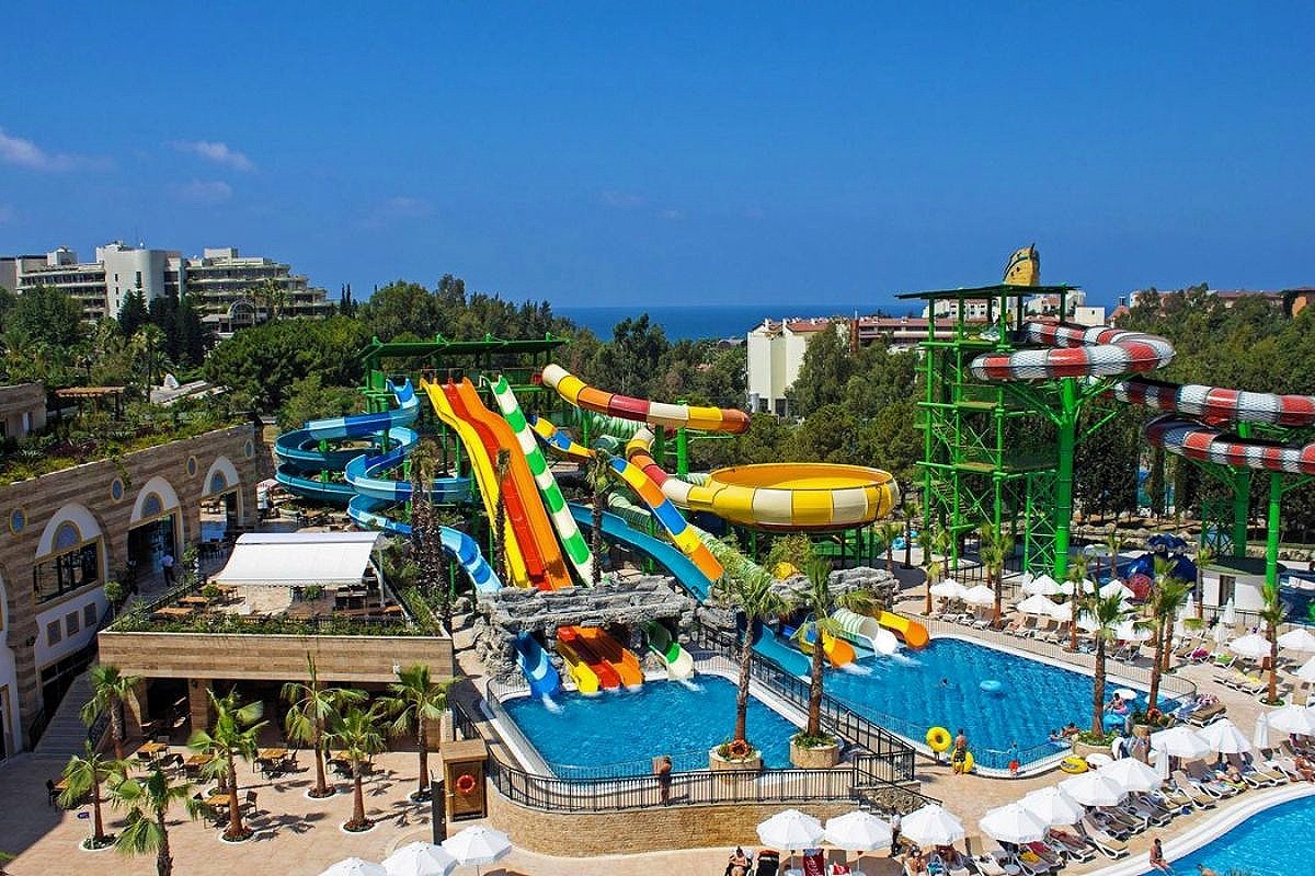 Quality Outdoor Amusement Park Ride Swimming Pool Fiberglass Water Slide for sale