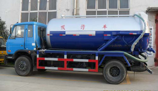 Dongfeng 145 Sewage suction truck , 4700mm wheelbase Special Purpose Truck 9450L 4x2