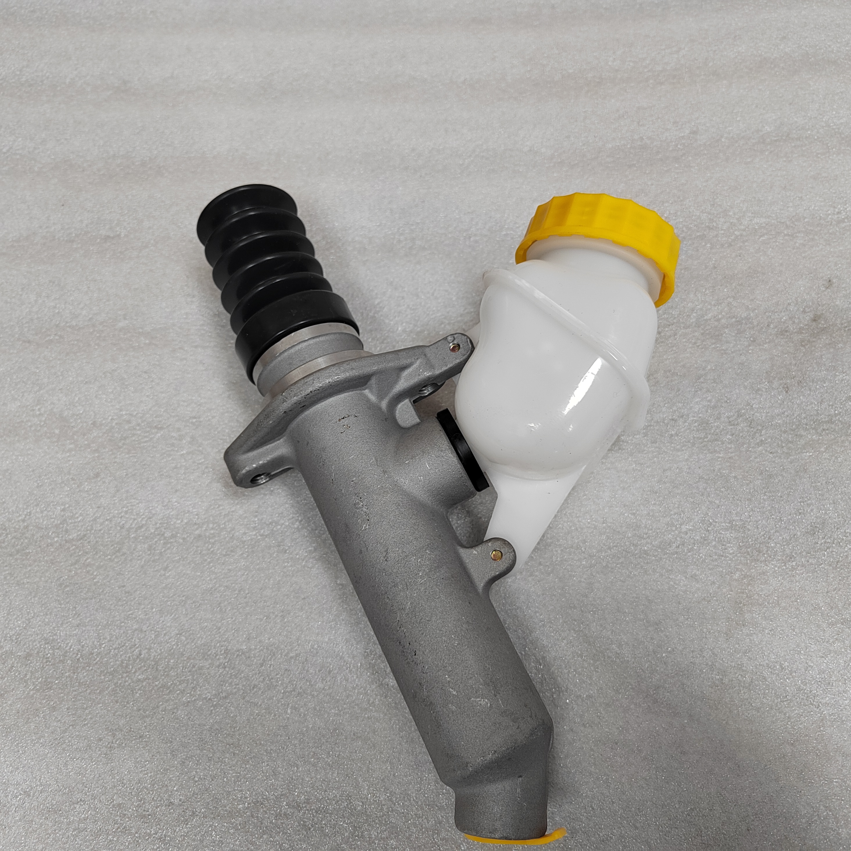 Performance WG9719230023 Hino Clutch Master Cylinder for Sinotruck Howo Truck Spare Parts