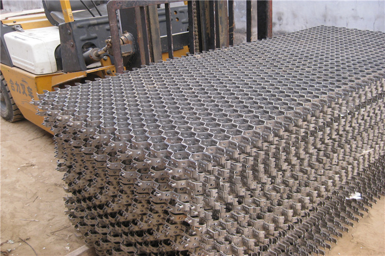 2mm 2.5mm Thickness HexMesh Refractory Stainless Steel Hex Mesh