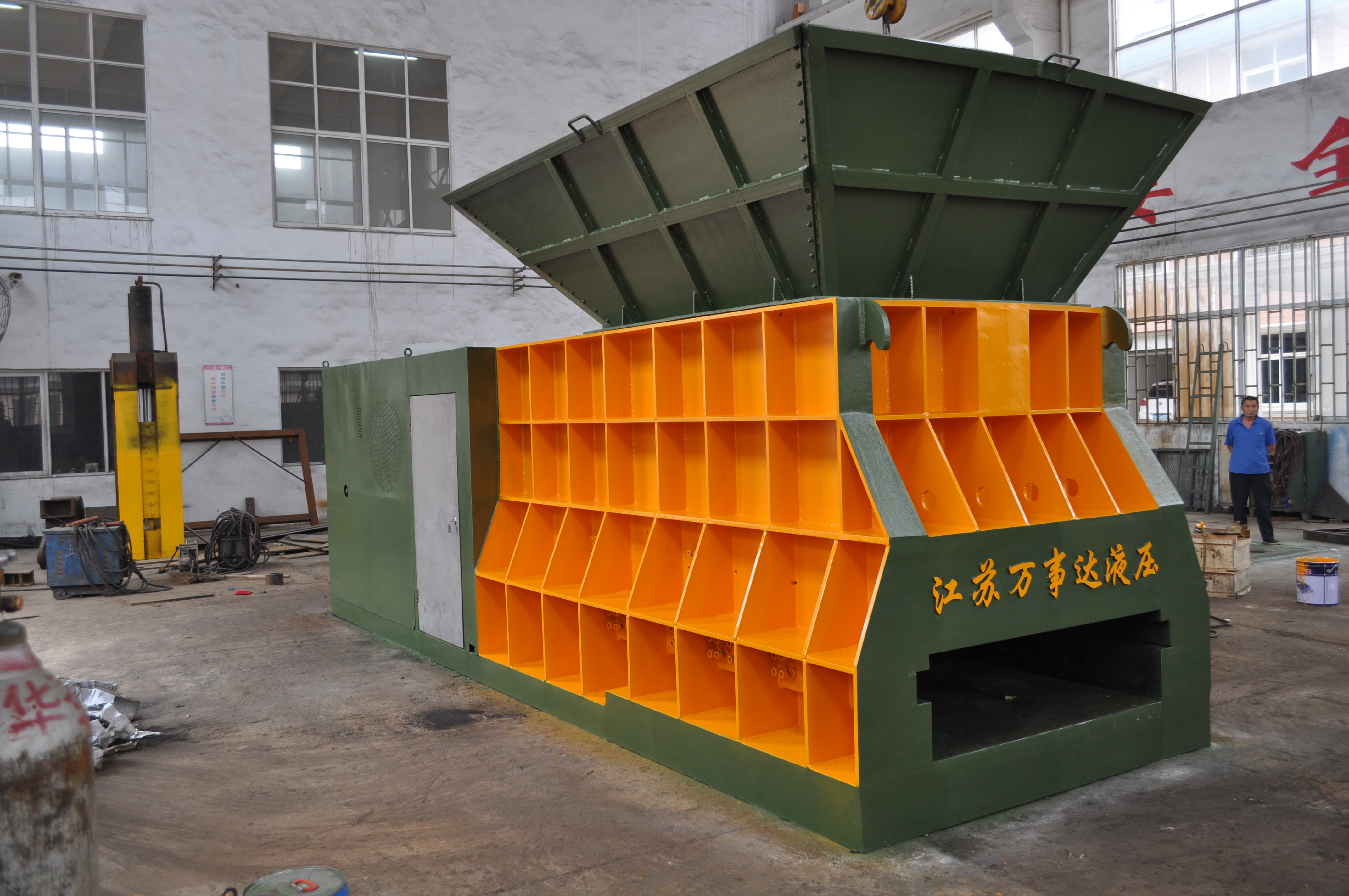 Quality Customized Scrap Shearing Machine With High Carbon Steel Blades for sale