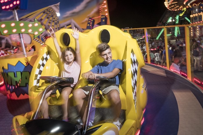 380V Tagada Funfair Ride With Central Rotating Hub And Counter Rotating Arms