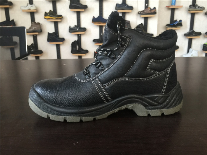 Workshop Waterproof Safety Shoes High Cushioning / Stability Factitious Fur Lining