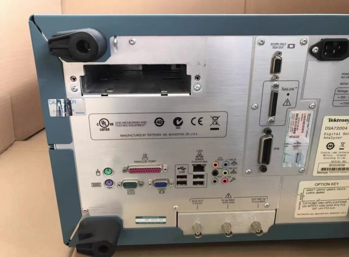 Tektronix DSA72004B Oscilloscope 20 GHz 4 Ch 50 GS/S Integrated Digital Serial Analyzer
