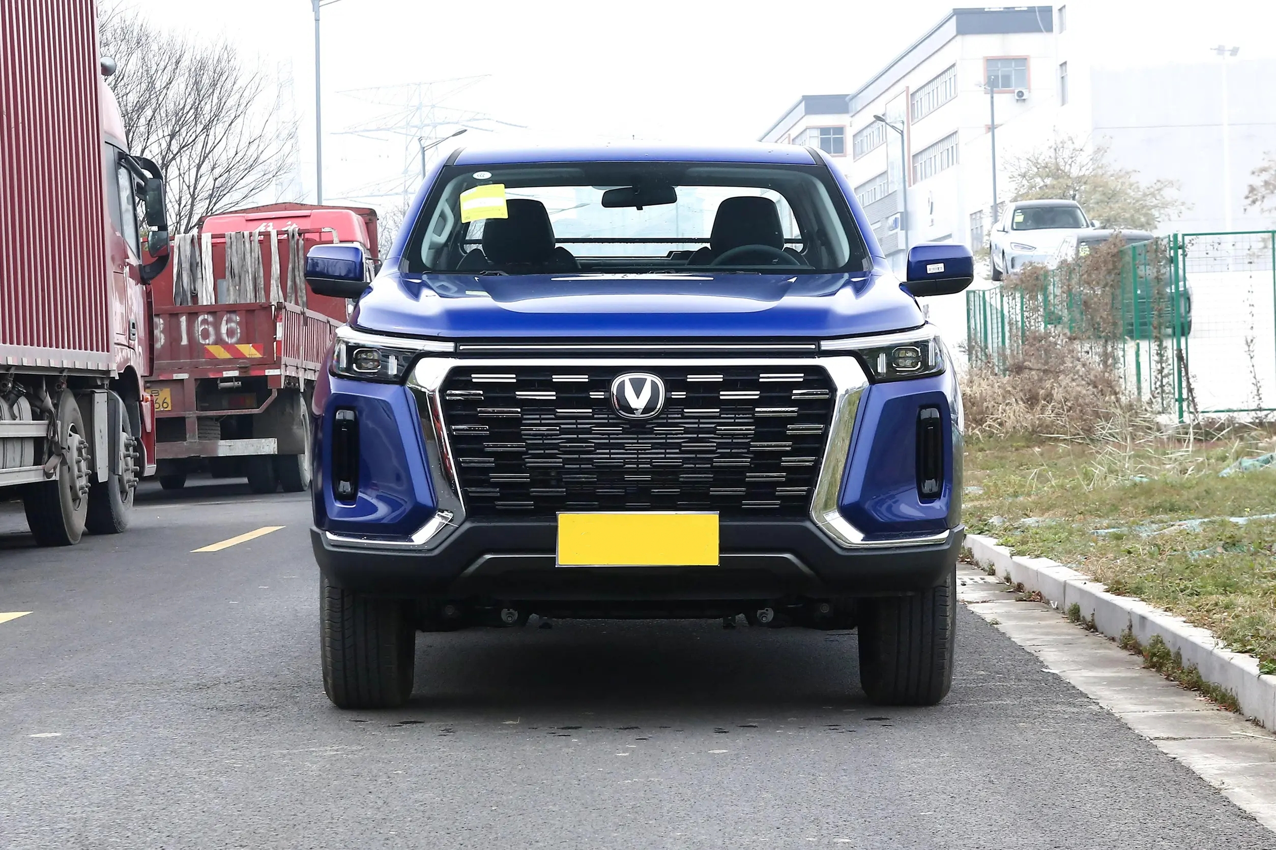 2023 Changan Lantuozhe 2.0T Diesel Car Pickup with LED Headlight and Left Steering Stand Out from the Crowd