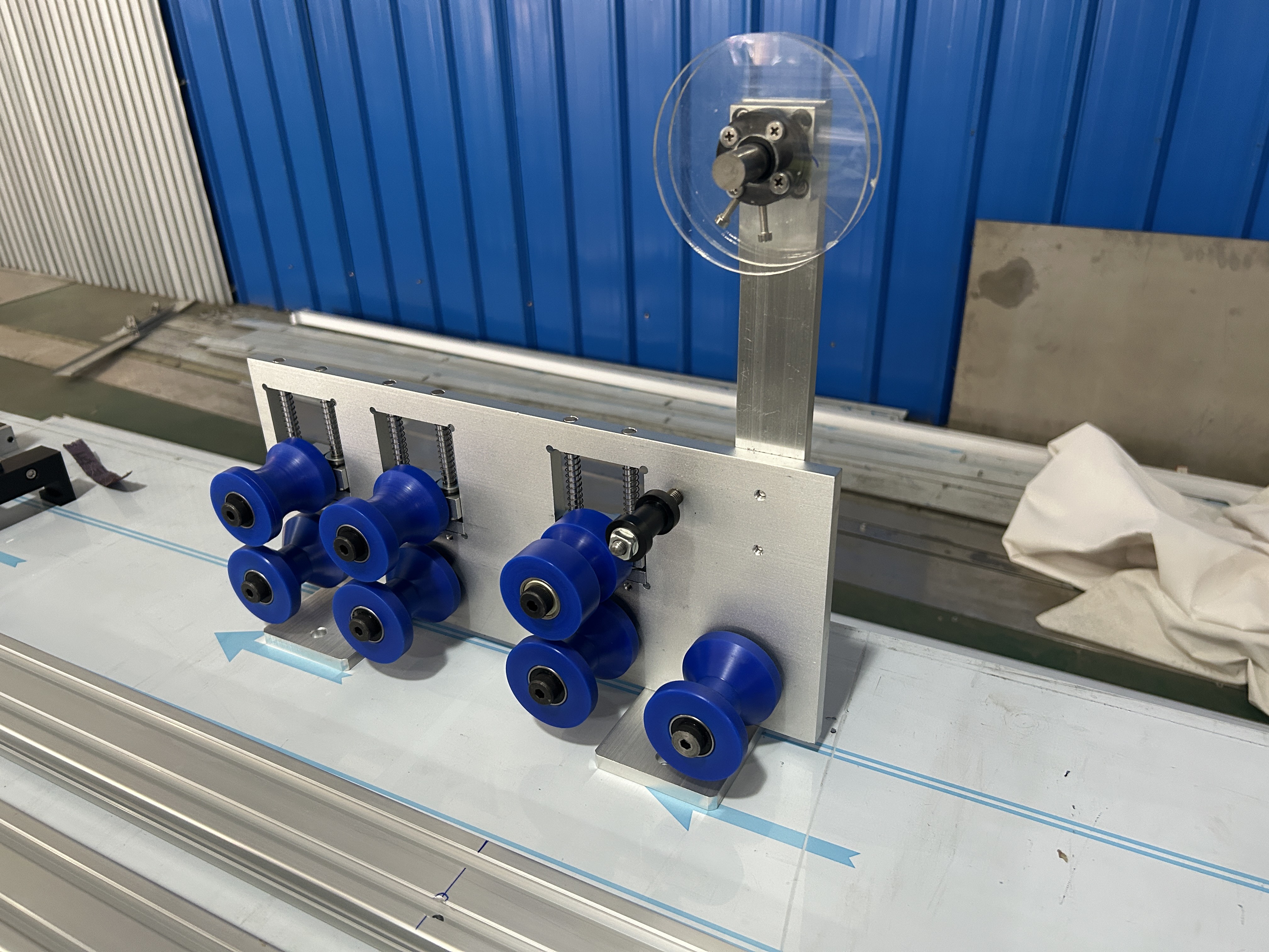 Manual Fabric Roll Machine Tape Sticking Machine Fast And Straight Tape Sticking Differ