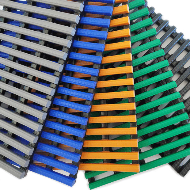 Quality Swimming Pool Anti Slip Mats Vinyl Grid Floor Matting Self Draining Open Grid Slip Resistant Mat for sale