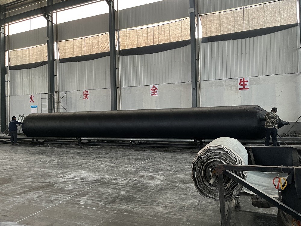 Cylindrical High Pressure Rubber Inflatable Marine Airbags for Dock Launching