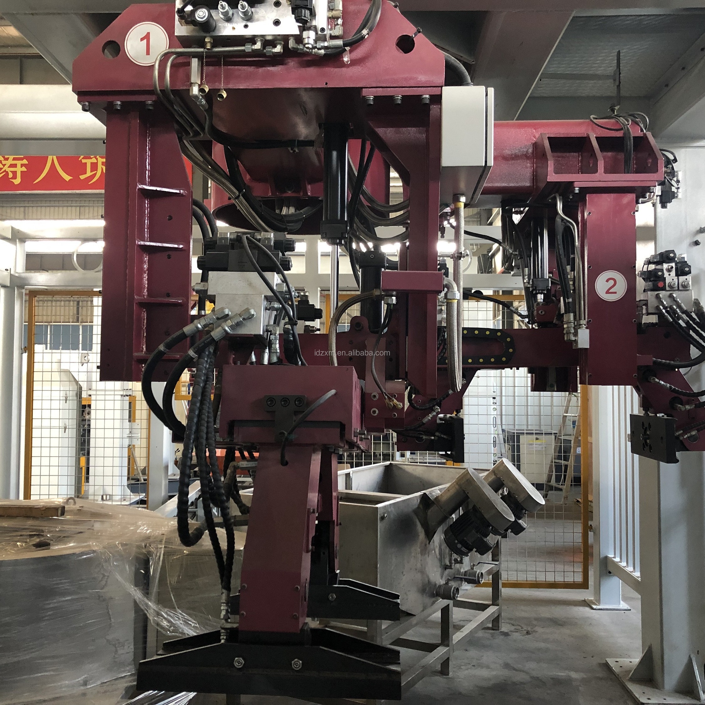 700 Mold 8 Hours Two Manipulators Automatic LPDC Machine Driven By Servo Motor Produce Faucet&Water Spout
