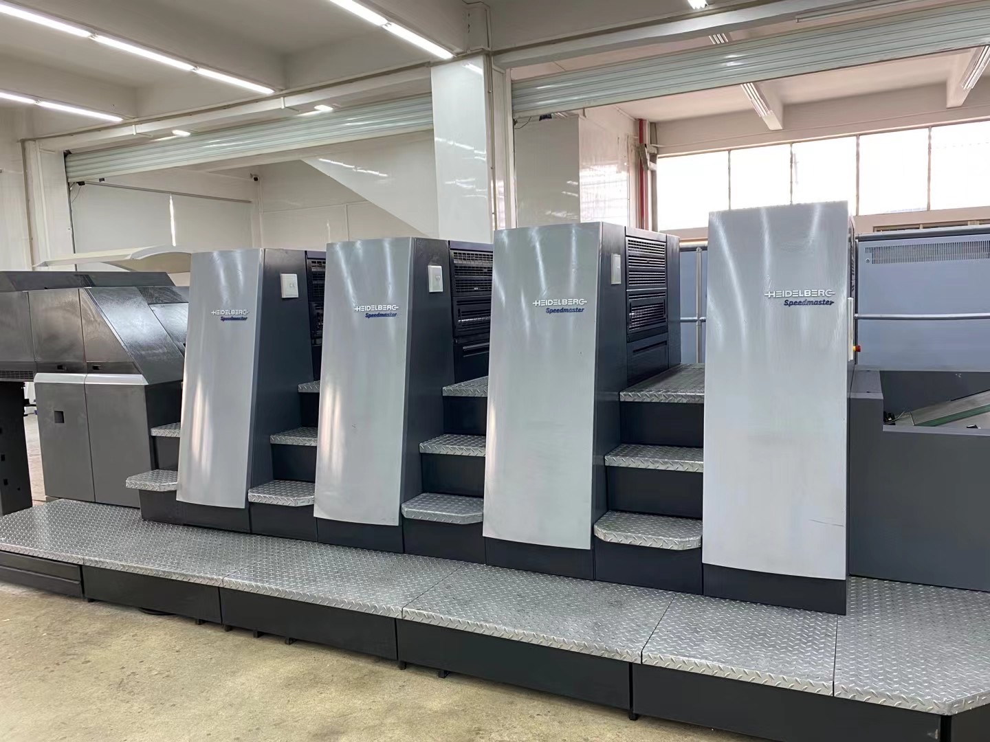 Advertising 380v 2005 LS528 Komori Offset Printing Machine High Configuration Multicolor Spare Parts