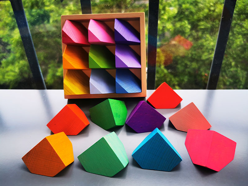 2300g 4cm Rainbow Wooden Flower Puzzle Wooden Stone Stacking Game