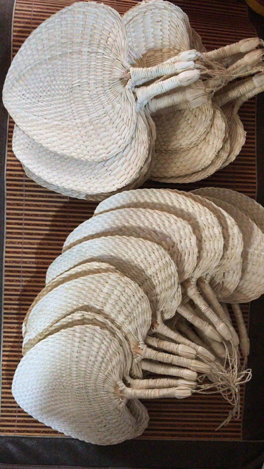 Y-Z Small Cattail Leaf Fan Woven Vintage Summer Paddle Wood Hand Held Fans Supplies Home Decor