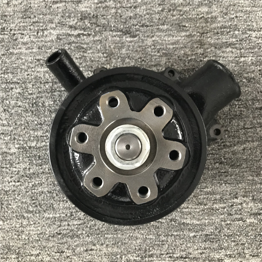 ME995037 Excavator 6D16 Engine Water Pump For Hyundai R200-5/R210-7