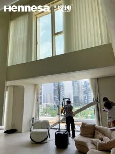 Quality Customizable Fiberglass Retractable Screen Window With Plastic Handle for sale