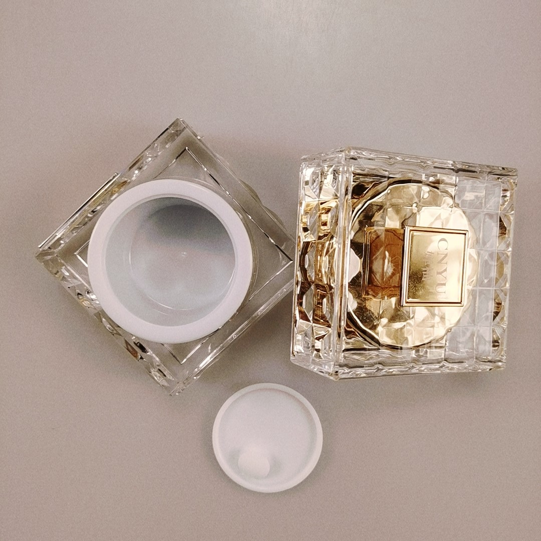 30g 50g Acrylic Gold Cream Jar for Skincare Cream Plastic Jar Eco-friendly and Design