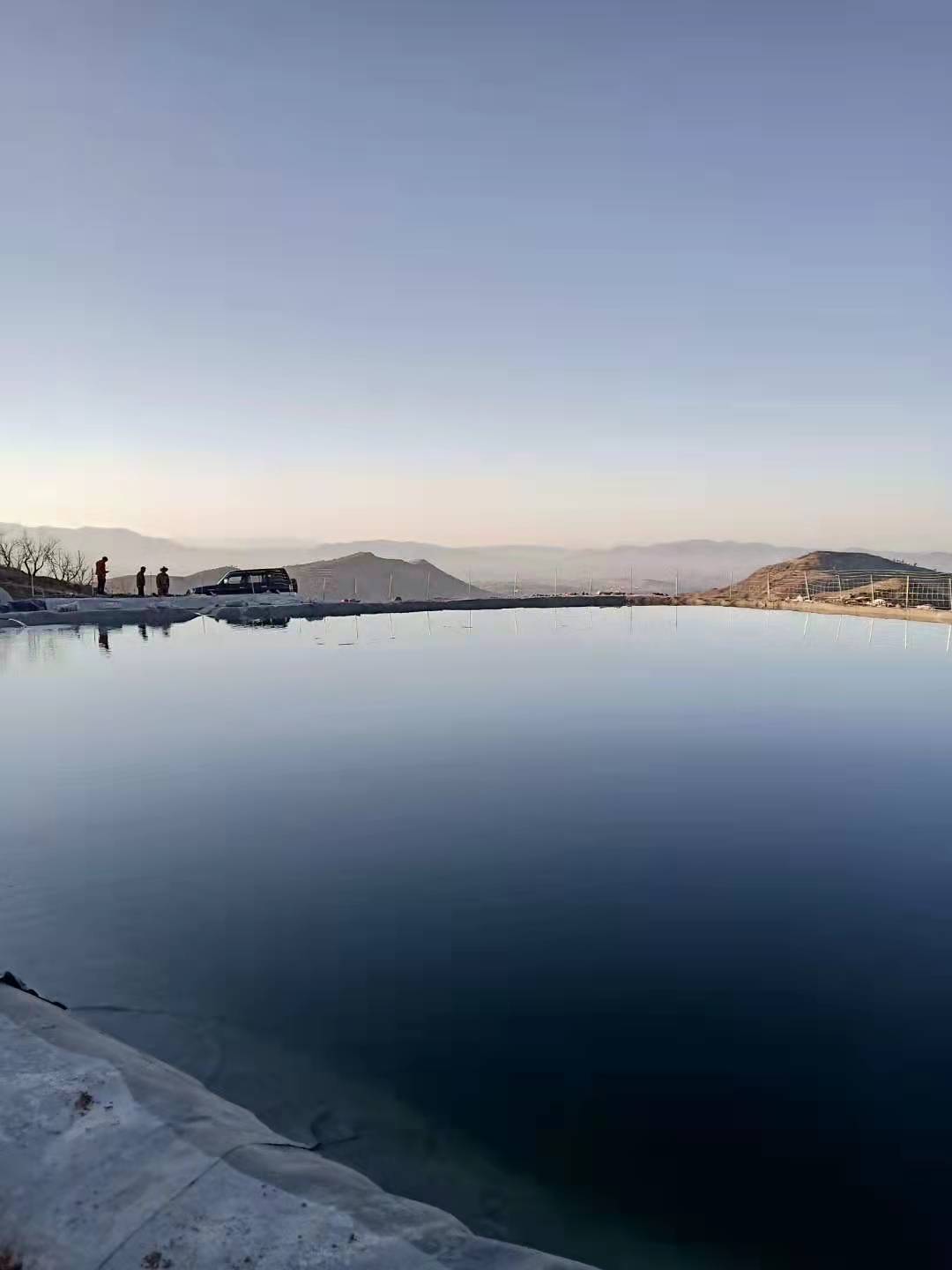 Anti-Seepage HDPE 1.0mm Geomembrane Fish Farm Pond Liner made of 100% Virgin Material