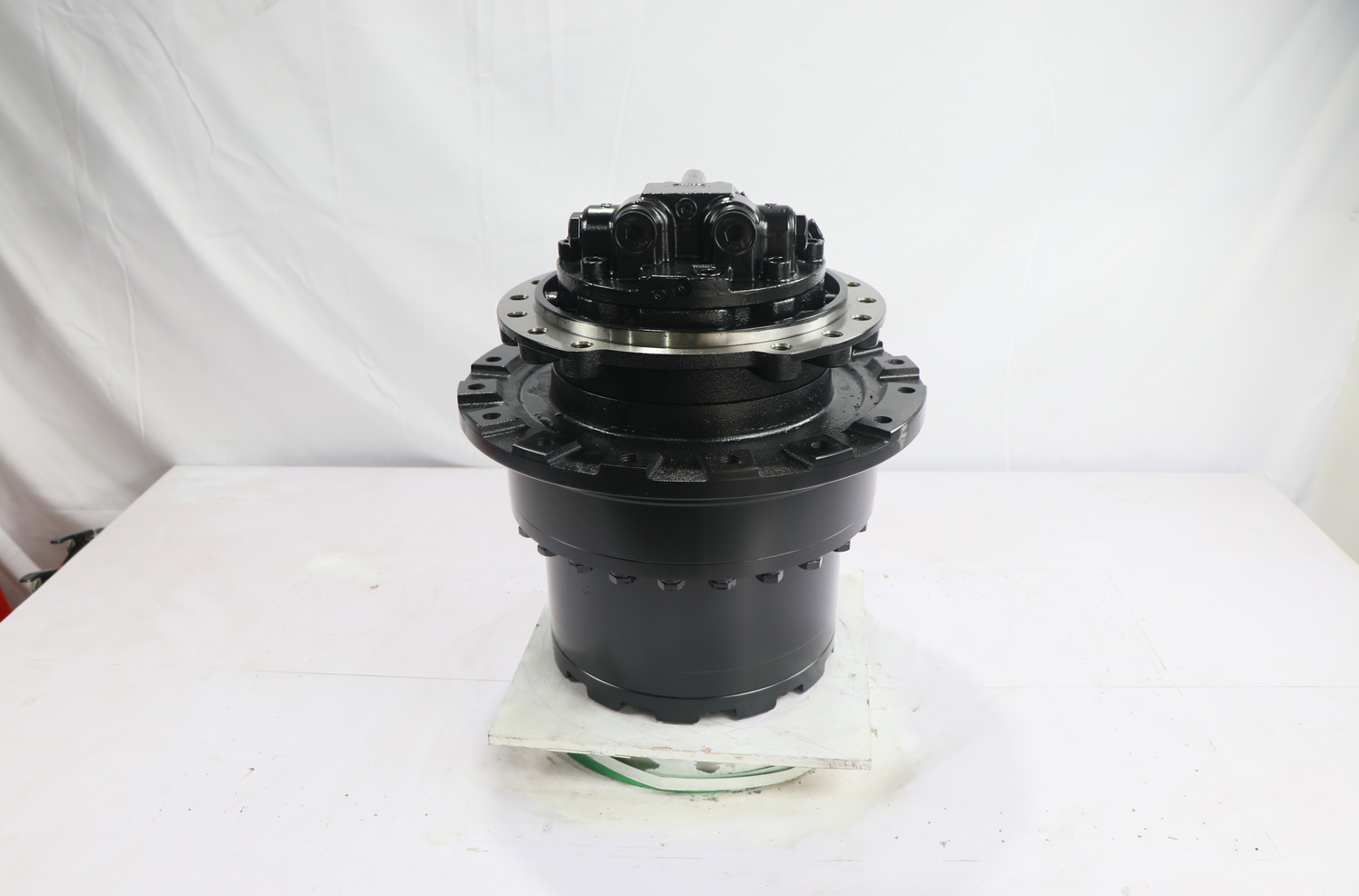 ZAX230 ZAX200 Excavator Travel Motor Assembly 16 Hole Hardened Tooth Surface