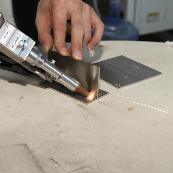 2000W Handheld Single Motor Laser Welding Machine With 10m Standard Fiber Cable